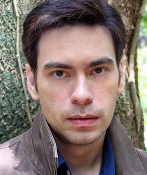 Carlos Morales (actor) .